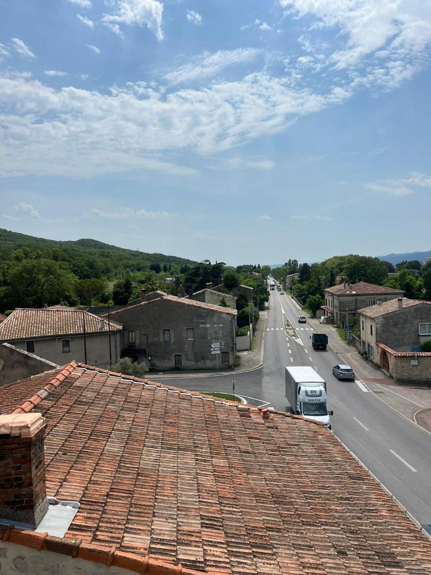 Logis Hotels Et Restaurant La Pause Rn7 La Coucourde Exterior foto